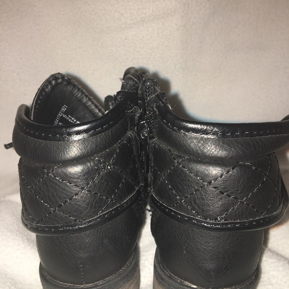 Boots - Picture 3 of 4